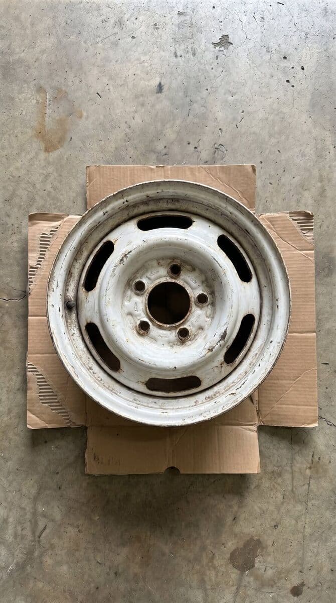 Rusty wheel before sandblasting
